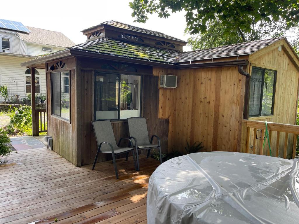 Creekside Fantasy Inn photo 2