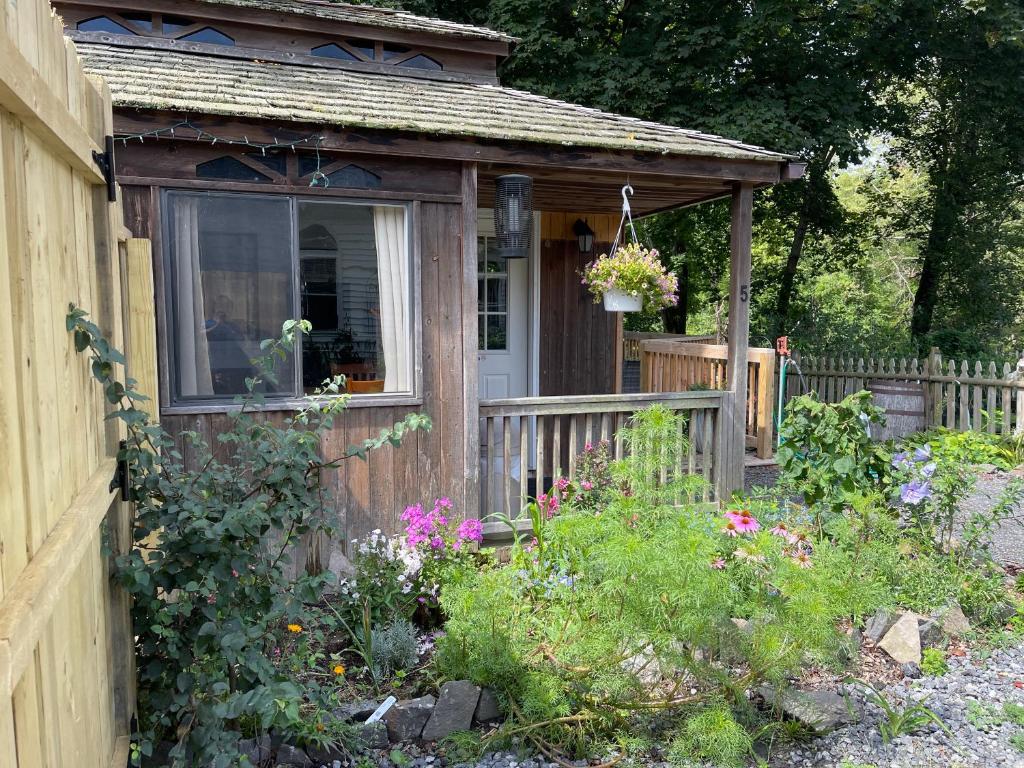 Creekside Fantasy Inn photo 3