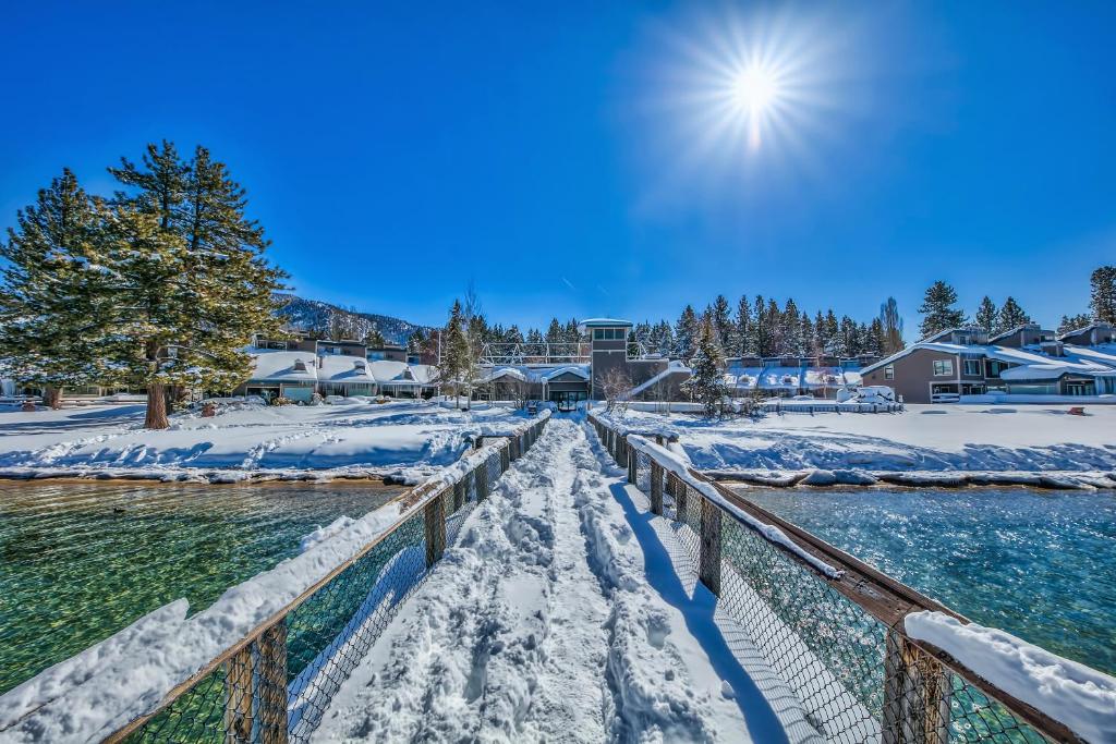Lakeland Village at Heavenly photo 3