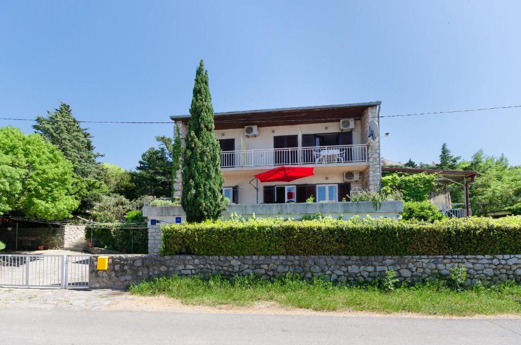 Apartments and Room Luka