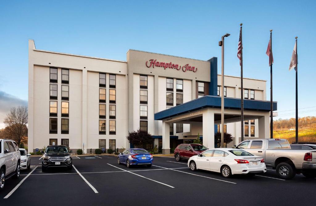 Hampton Inn Bristol image