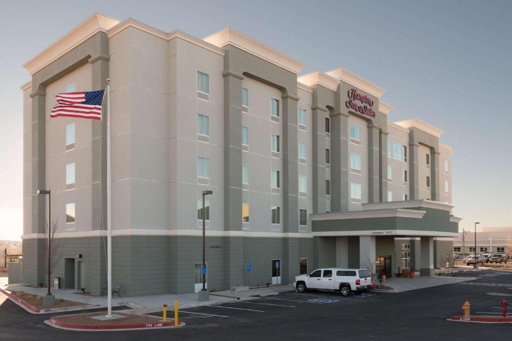 Hampton Inn & Suites Albuquerque North/I-25 image