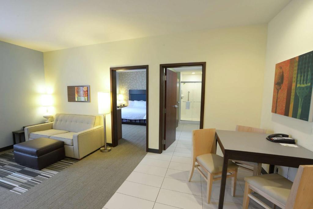 Home2 Suites by Hilton Edmond photo 1
