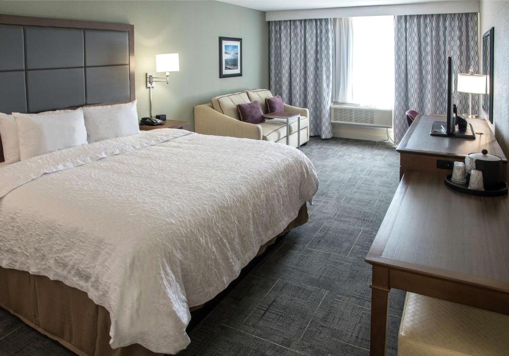 Hampton Inn by Hilton Hartwell - Tap to explore photos