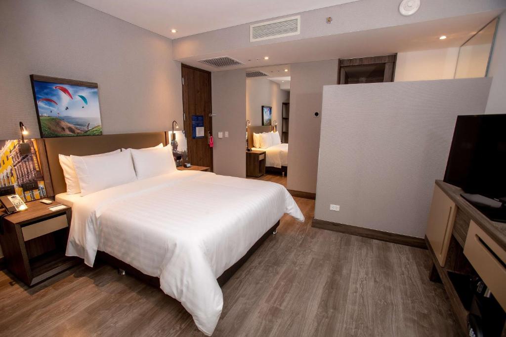 Hampton By Hilton Lima San Isidro photo 4