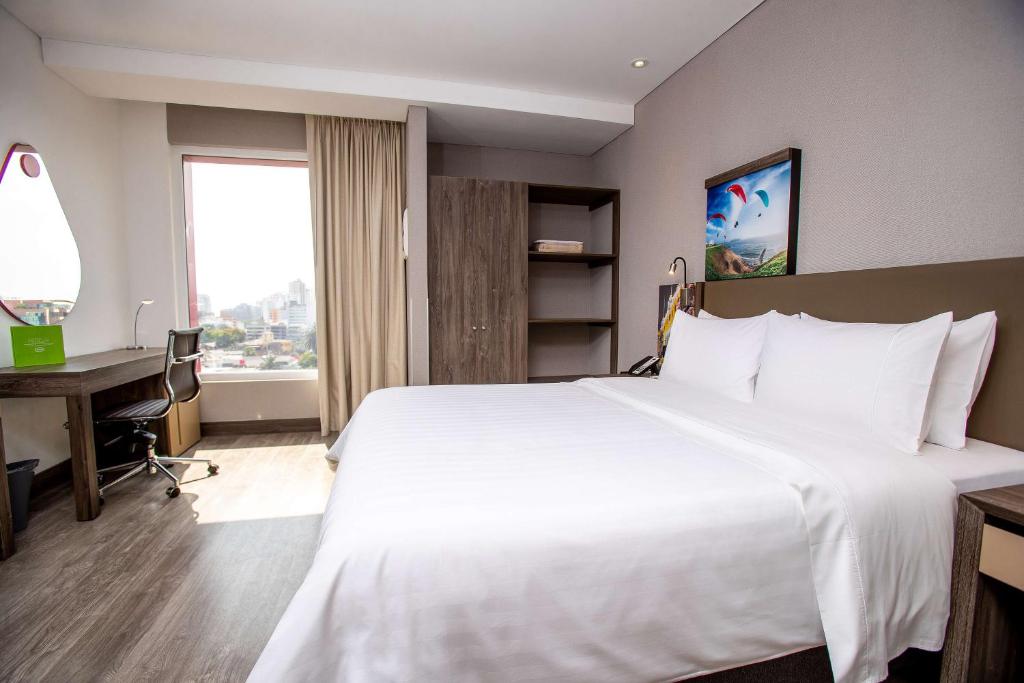 Hampton By Hilton Lima San Isidro photo 3