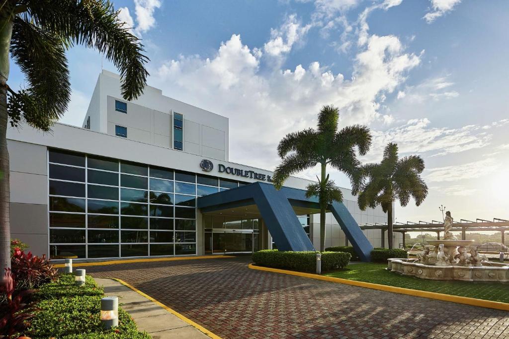 DoubleTree by Hilton Managua photo 2