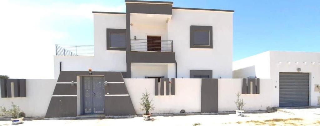 Villa Line photo 1