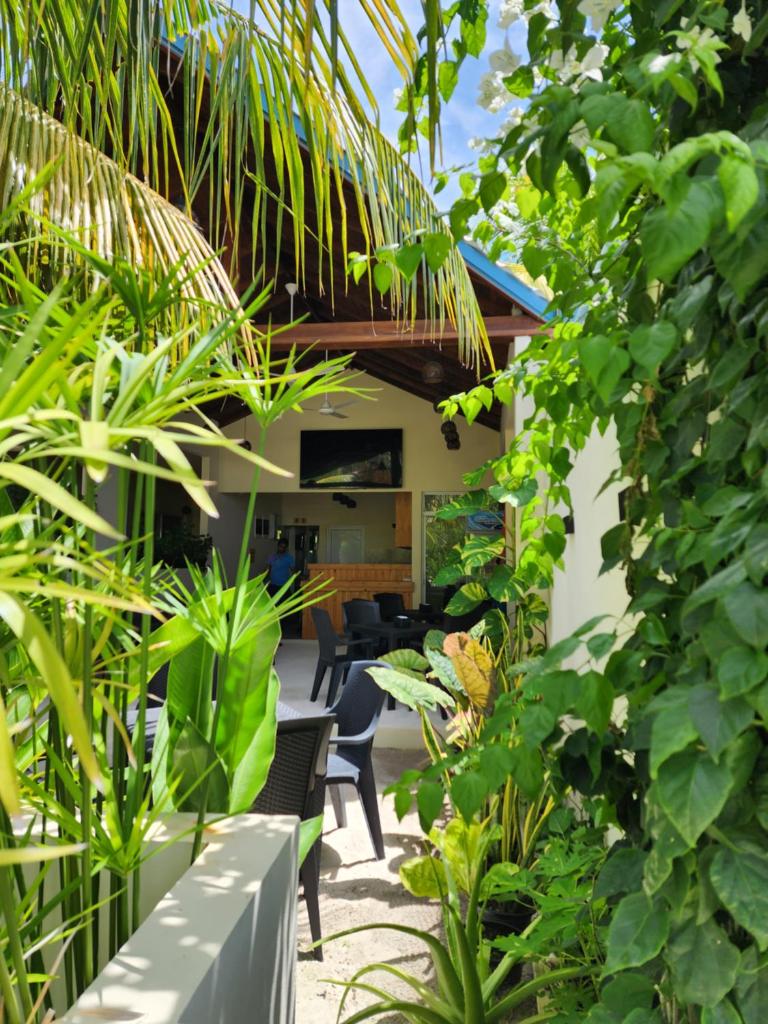 Dhigurah Dhonveli Boutique photo 2