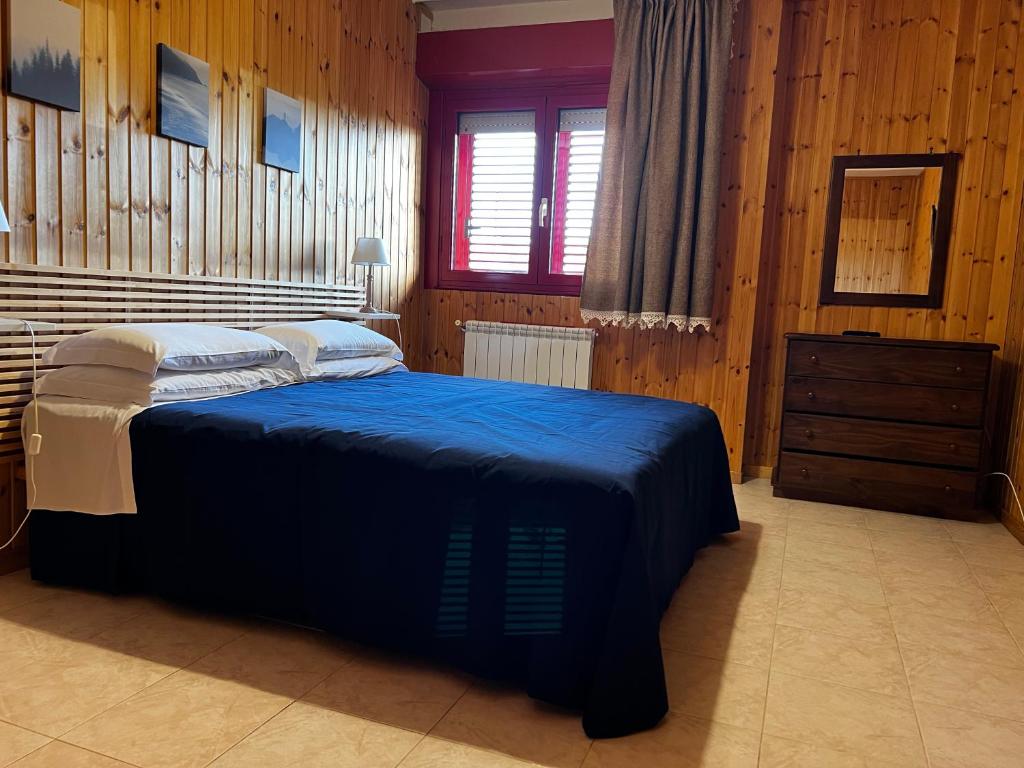 Bed 100s photo 3