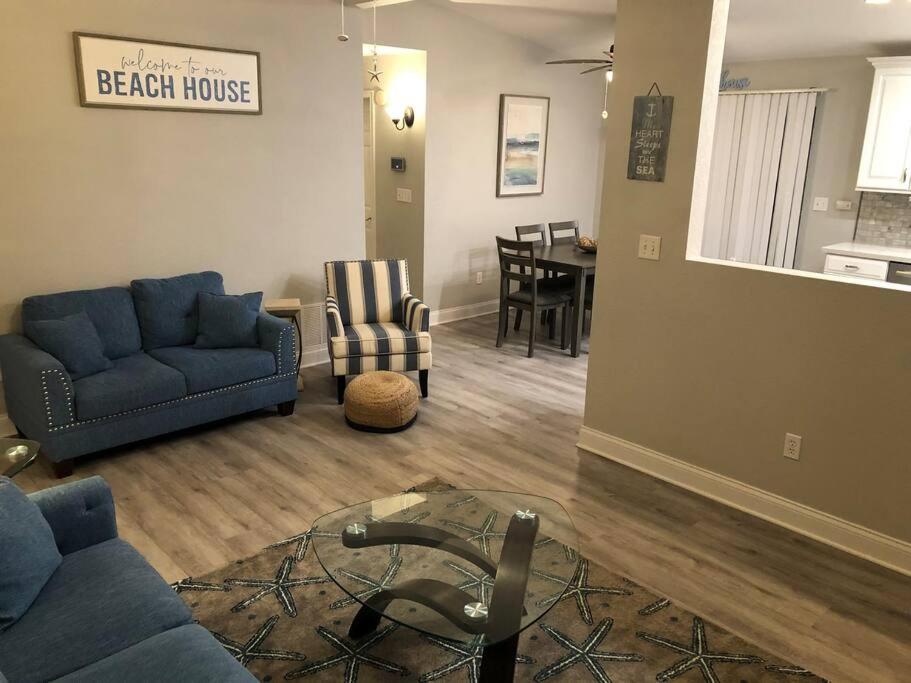 Swansea-by-the-Sea -- Spacious home - heated pool, hot tub, walk to beach! photo 3