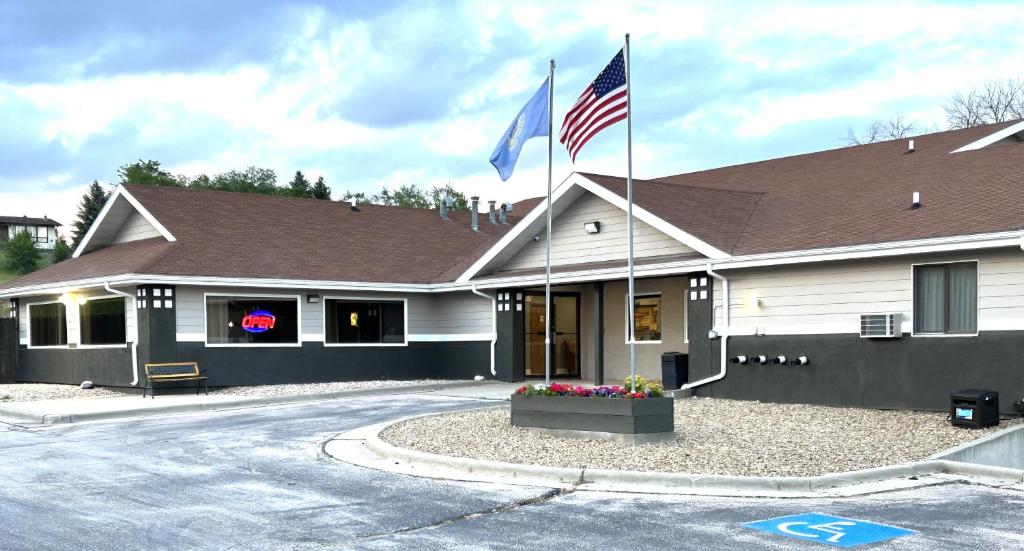 Super 8 by Wyndham Hot Springs image