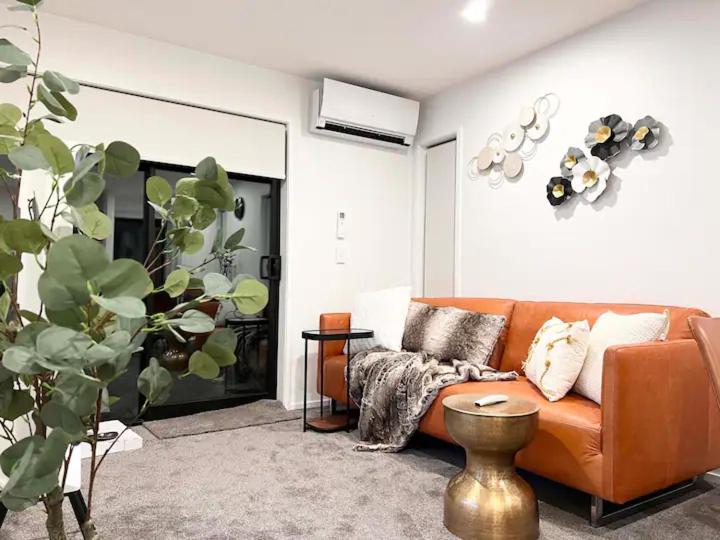 CHCH centre Luxury townhouse close to CBD