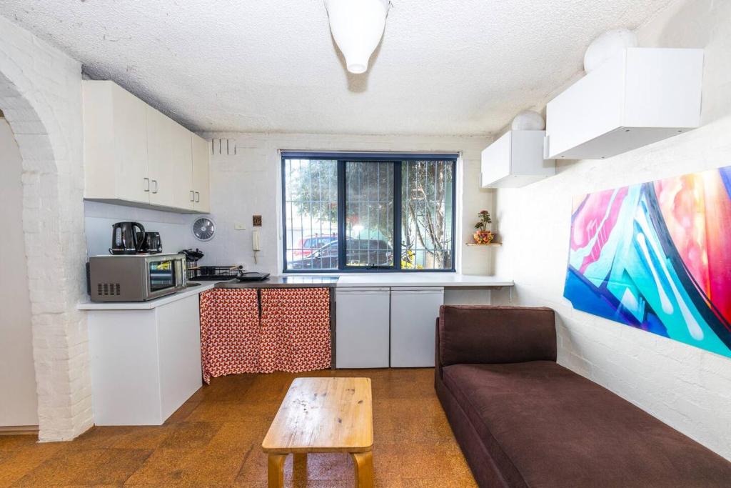 The Reid - Simple Artsy Studio by Rose St Markets photo 4