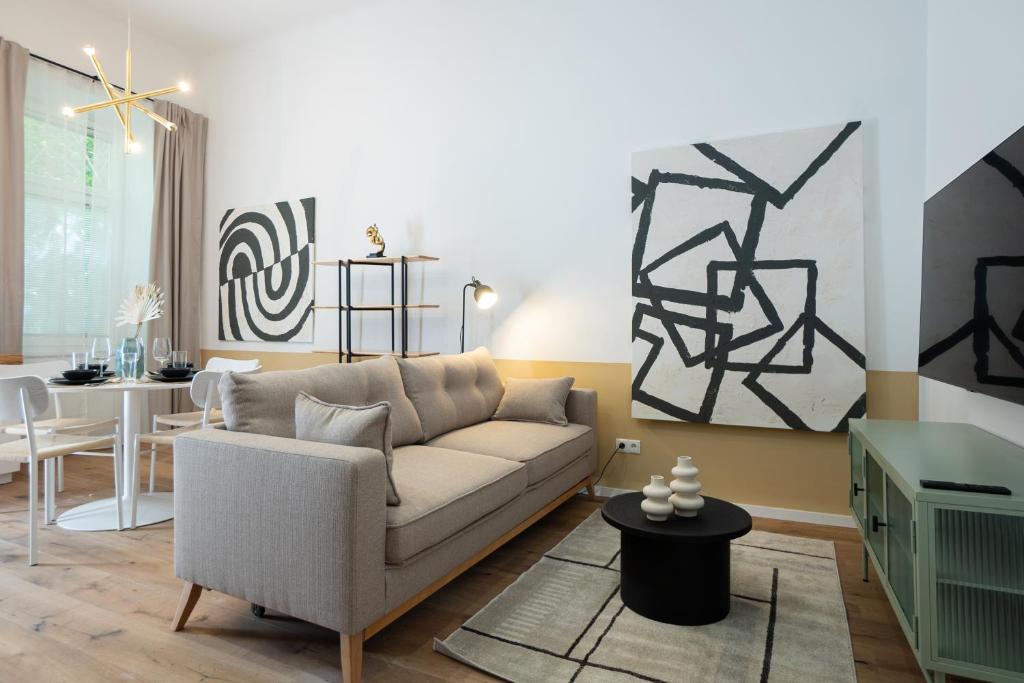 Contemporary 1-Bed Apartment with Balcony in the Heart of Vienna, Vienna