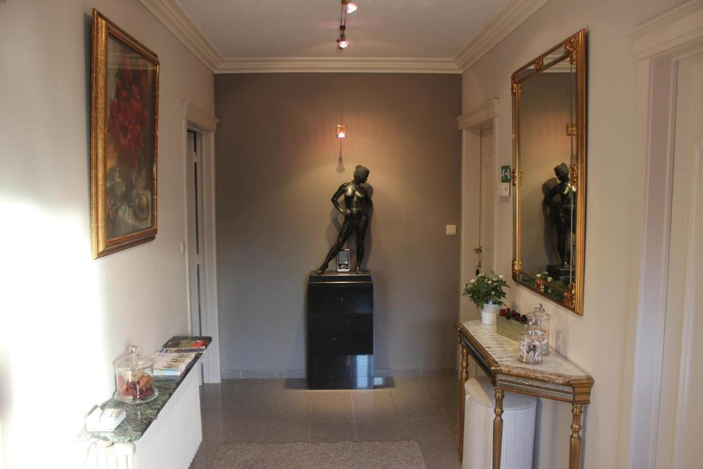 B&B Vanloo photo 3