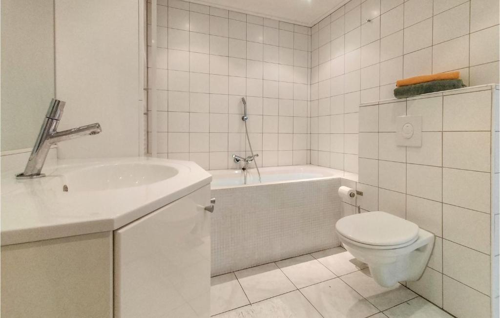 Amazing Home In Vlissingen With Wifi And 3 Bedrooms photo 1