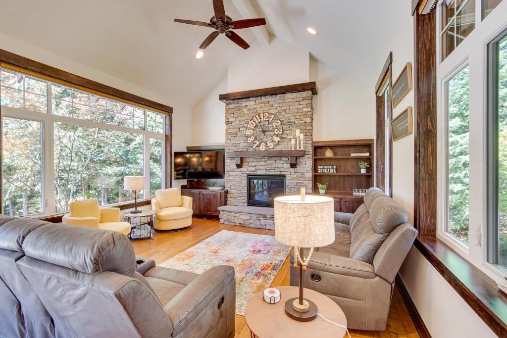 Stunning Cle Elum Retreat with Fire Pit and Hot Tub! photo 1