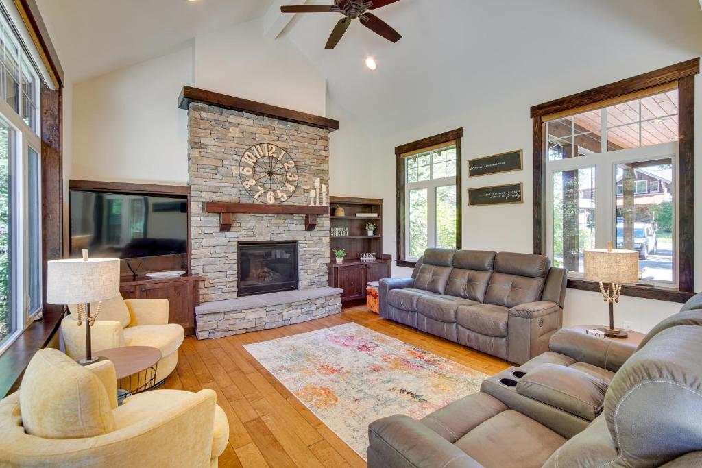 Stunning Cle Elum Retreat with Fire Pit and Hot Tub! photo 3