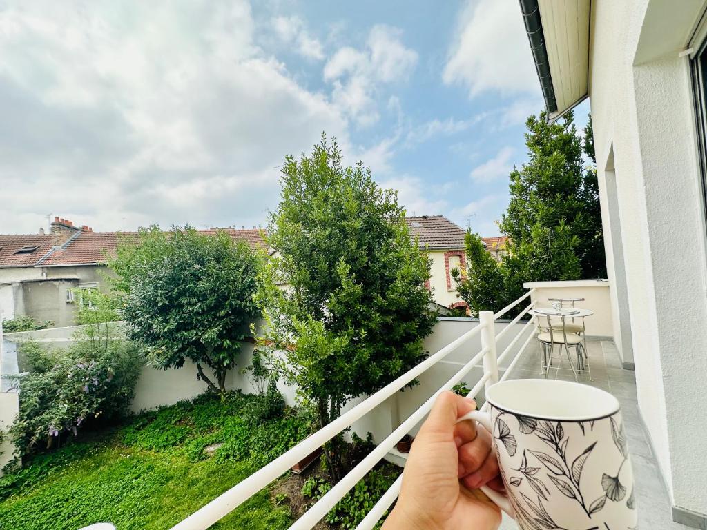 Reims Sherpa Guest House - Tap to explore photos