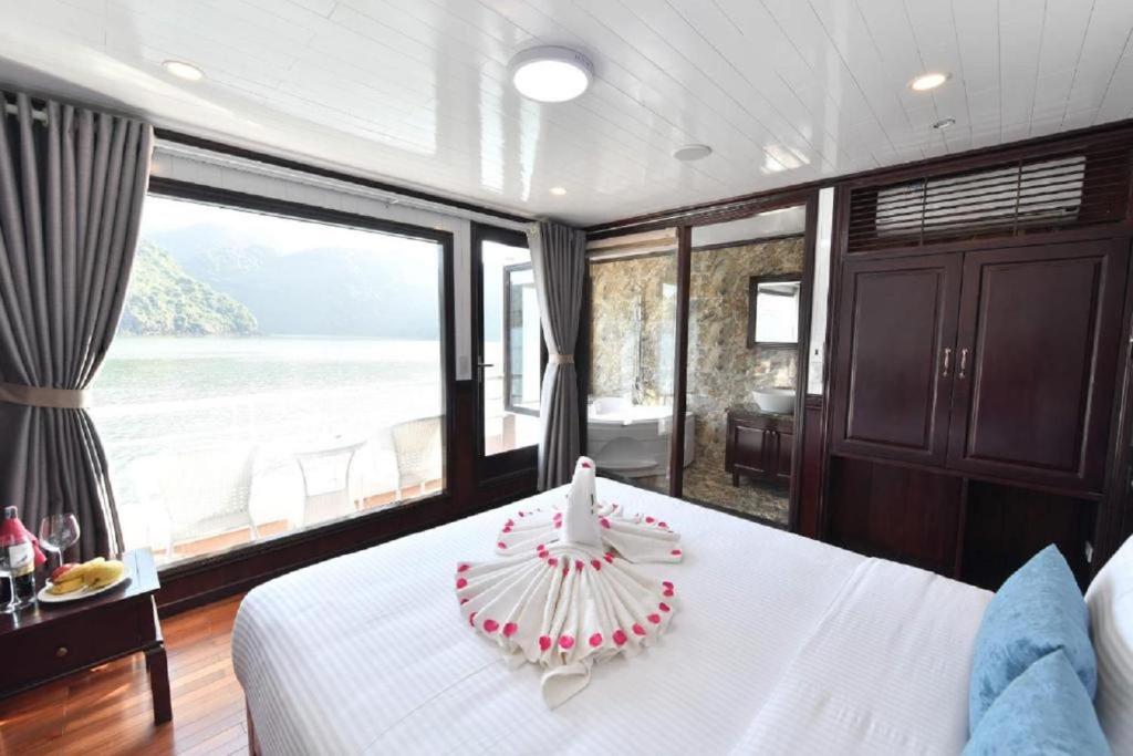 Halong Silversea Cruise