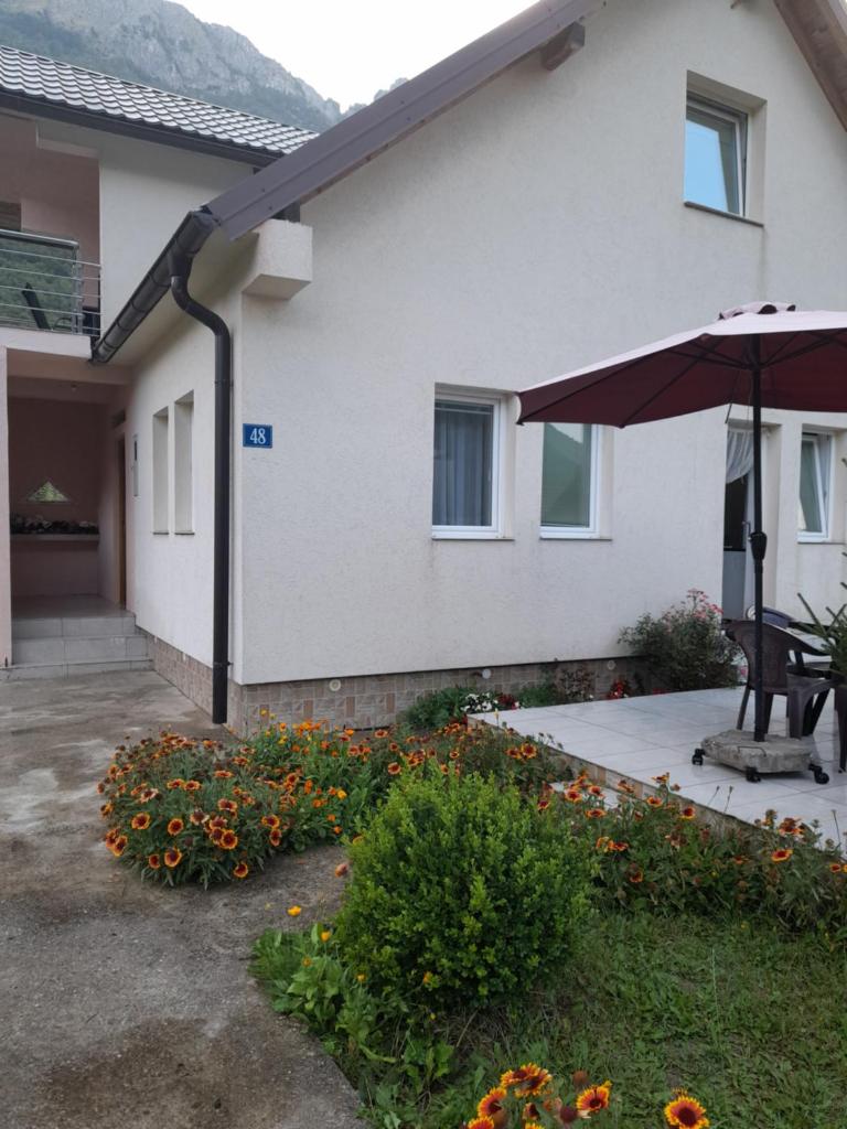 Breti's GuestHouse photo 2