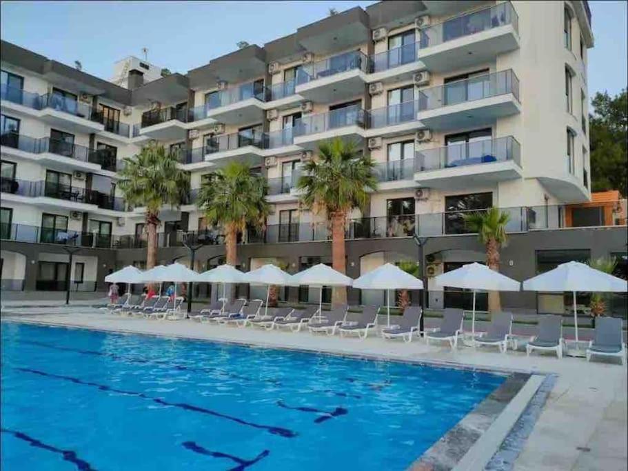 New apartment with pool near the sea photo 2