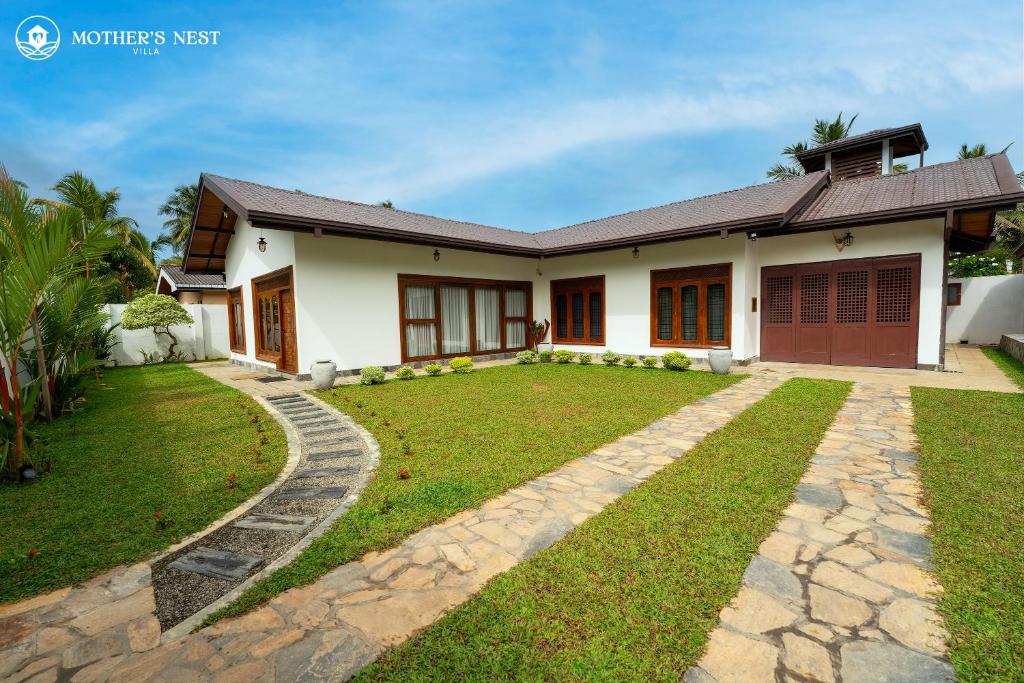 Mother’s Nest Villa with Pool photo 2