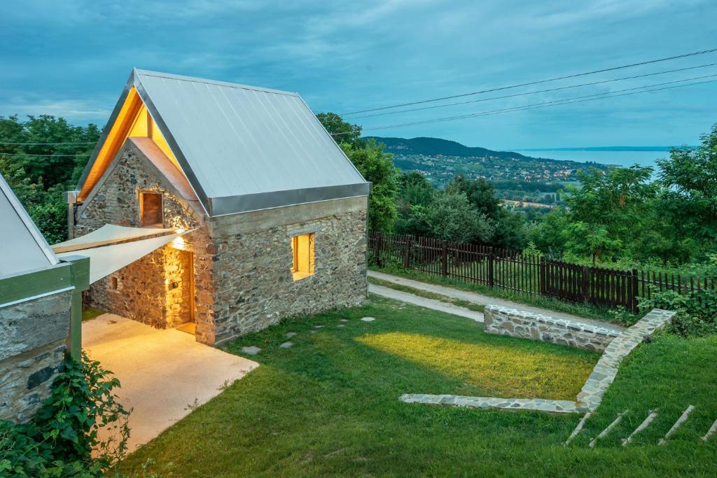 Kőház a Hegyen photo 4