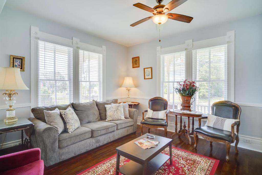 Lake Charles Vacation Rental - Walk to the Lake! photo 1
