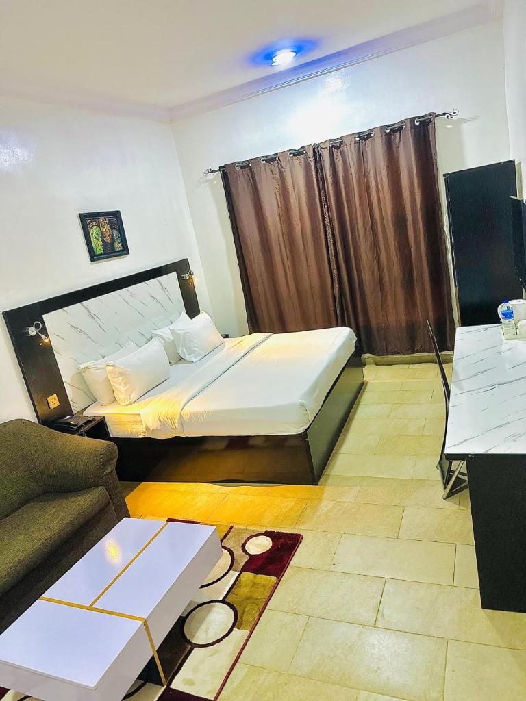 Posh Hotel and Suites Ikeja photo 2