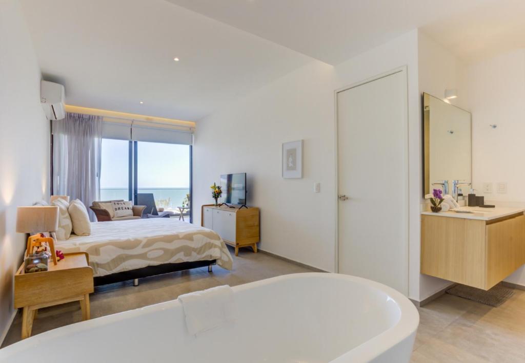 Aria 606 Del Mar photo 3