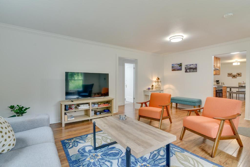 Downtown Home with Patio - Walk to Shops and Dining! photo 3