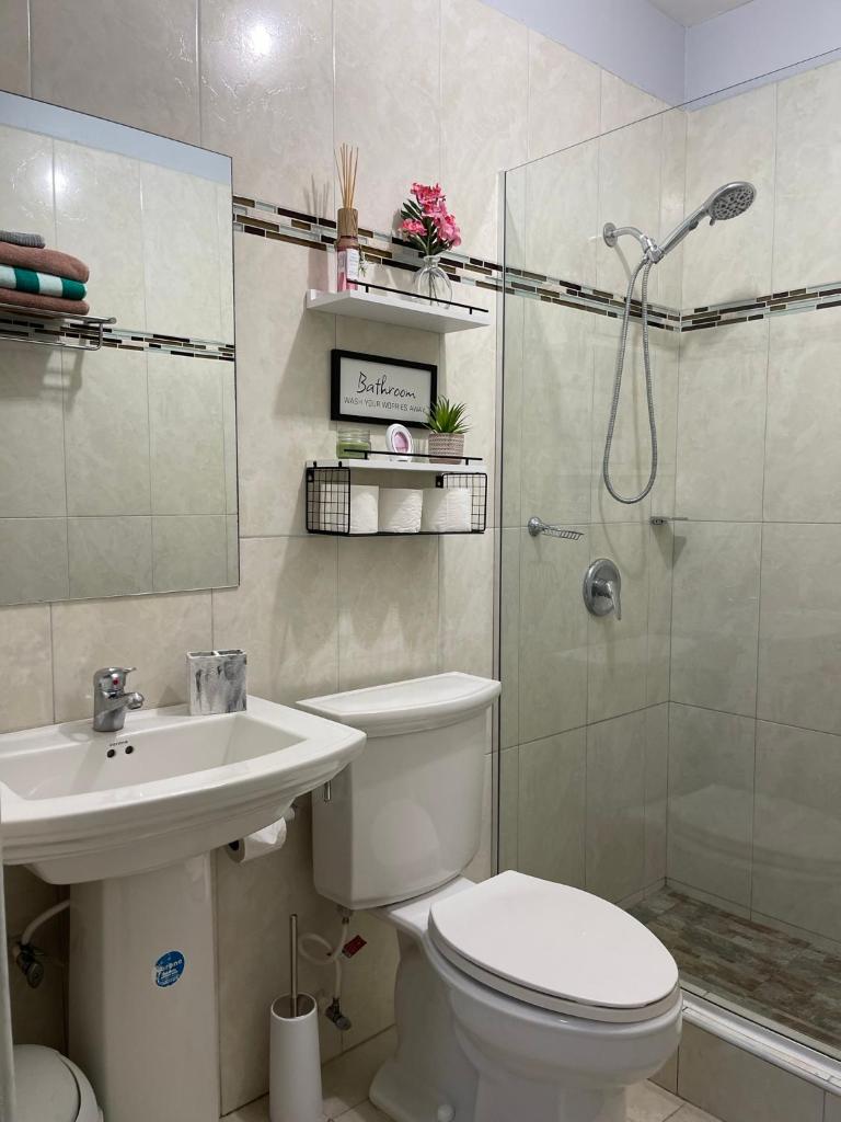 Jamrock Suites photo 1