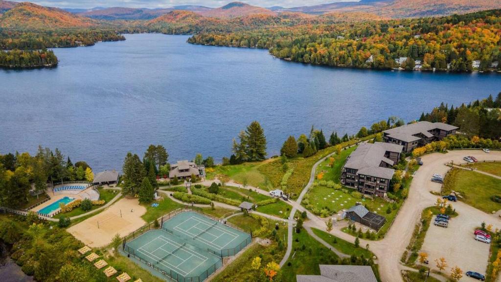 Deluxe Suite - View on Lake & 6 Min from Tremblant Versant Nord photo 4