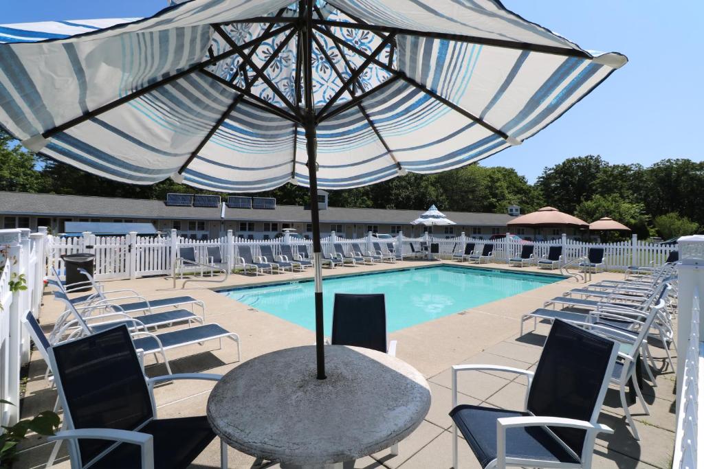 Wells-Ogunquit Resort Motel & Cottages image