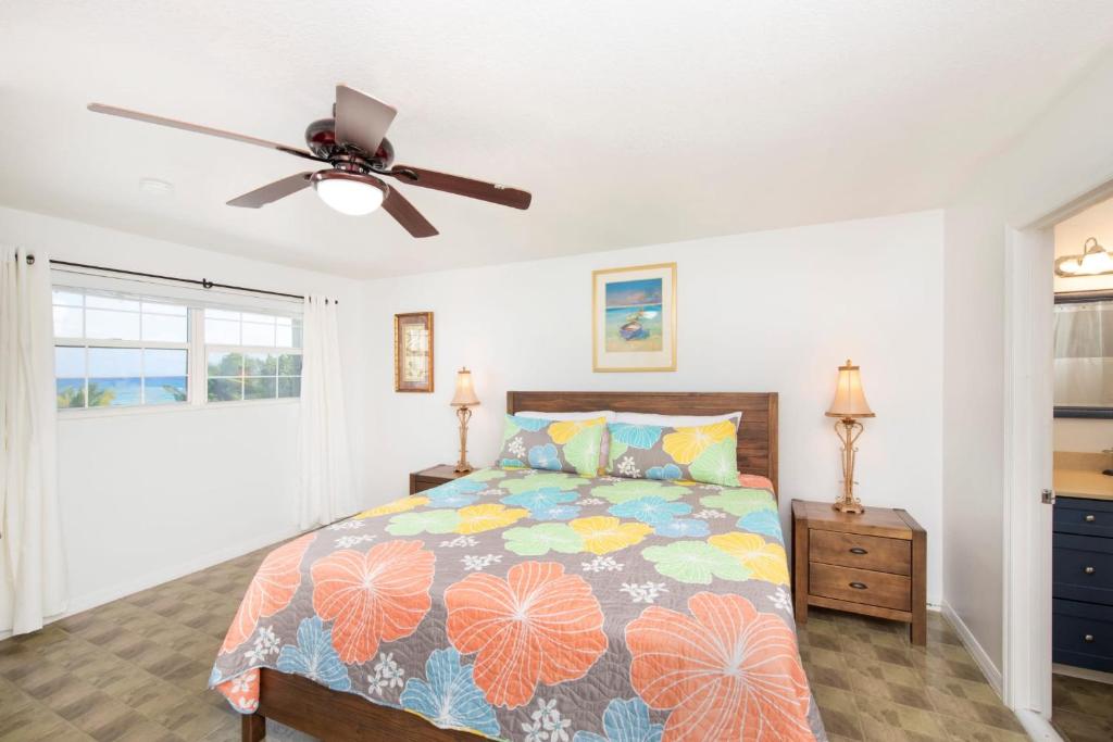 Beach Living at Moon Bay with SeaView photo 2