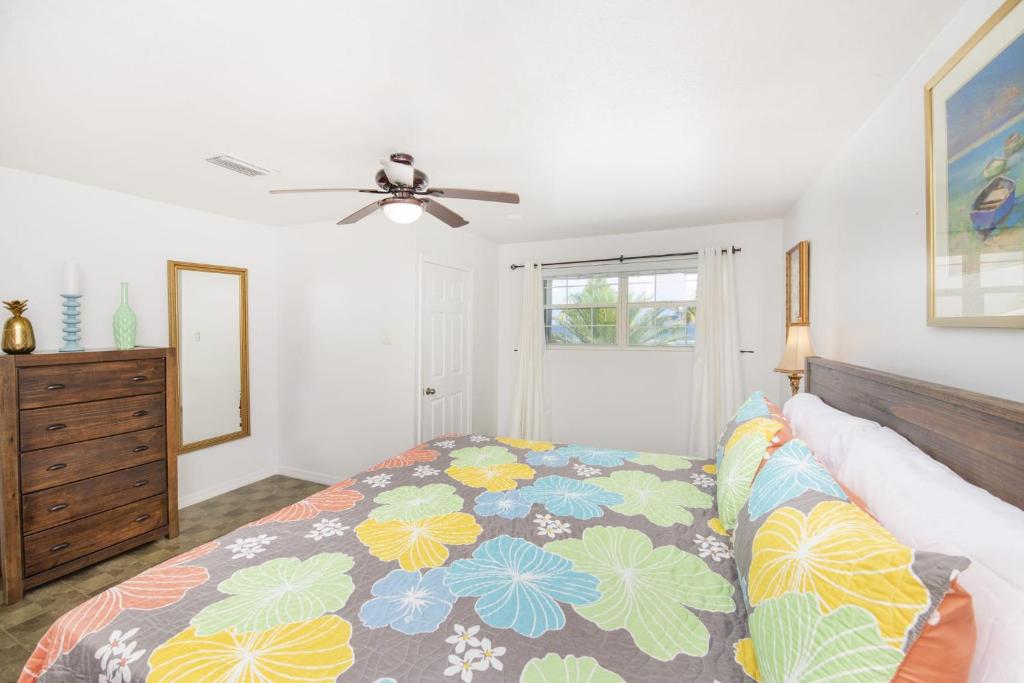Beach Living at Moon Bay with SeaView photo 4