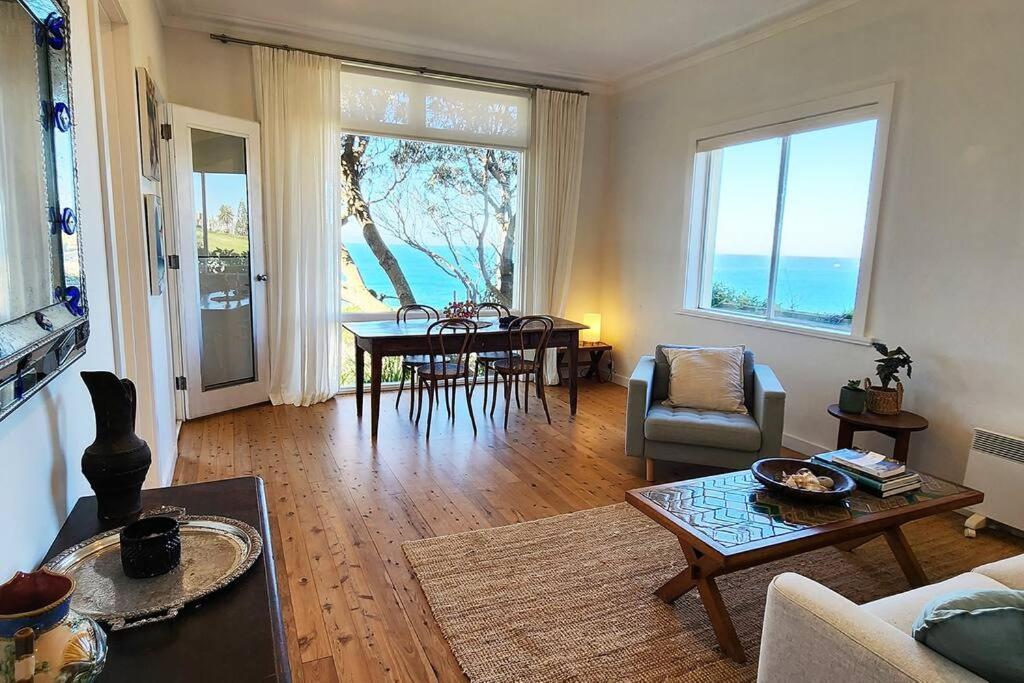 Private Bronte Beach House with Ocean Views and Parking photo 1