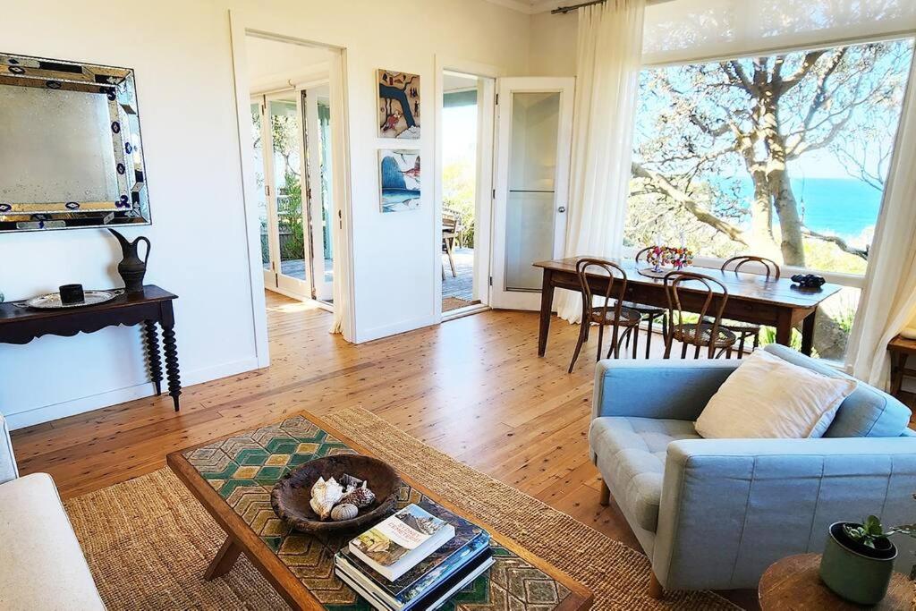 Private Bronte Beach House with Ocean Views and Parking photo 2