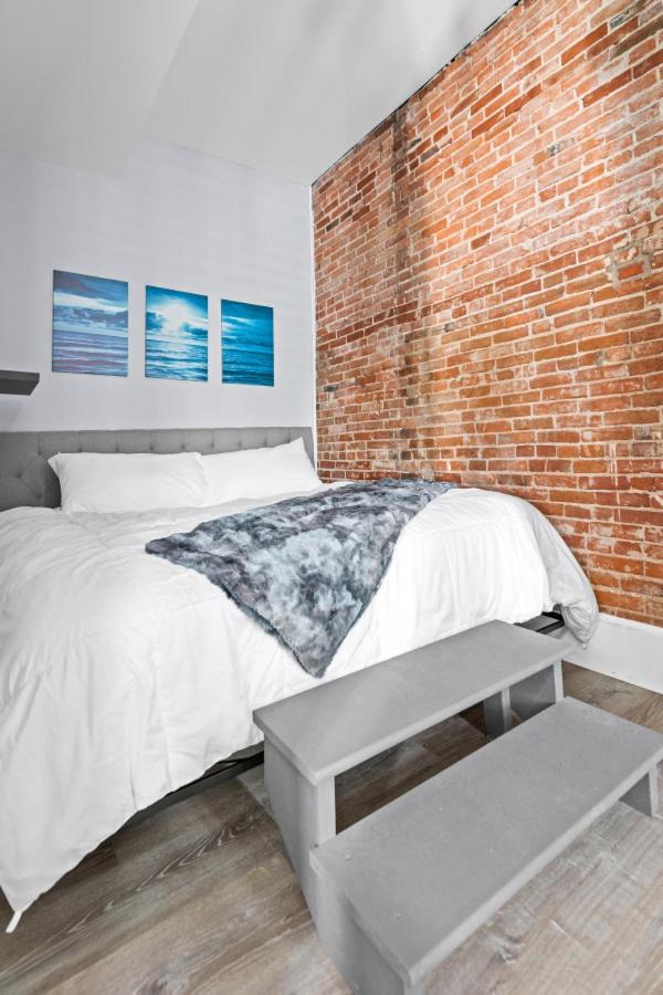 Main Street Balcony Apartment For up to 8 guests! photo 4