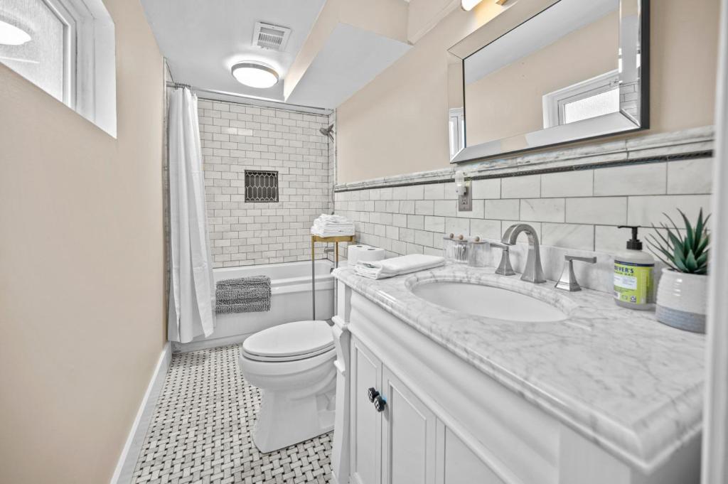 Private Basement Retreat photo 2