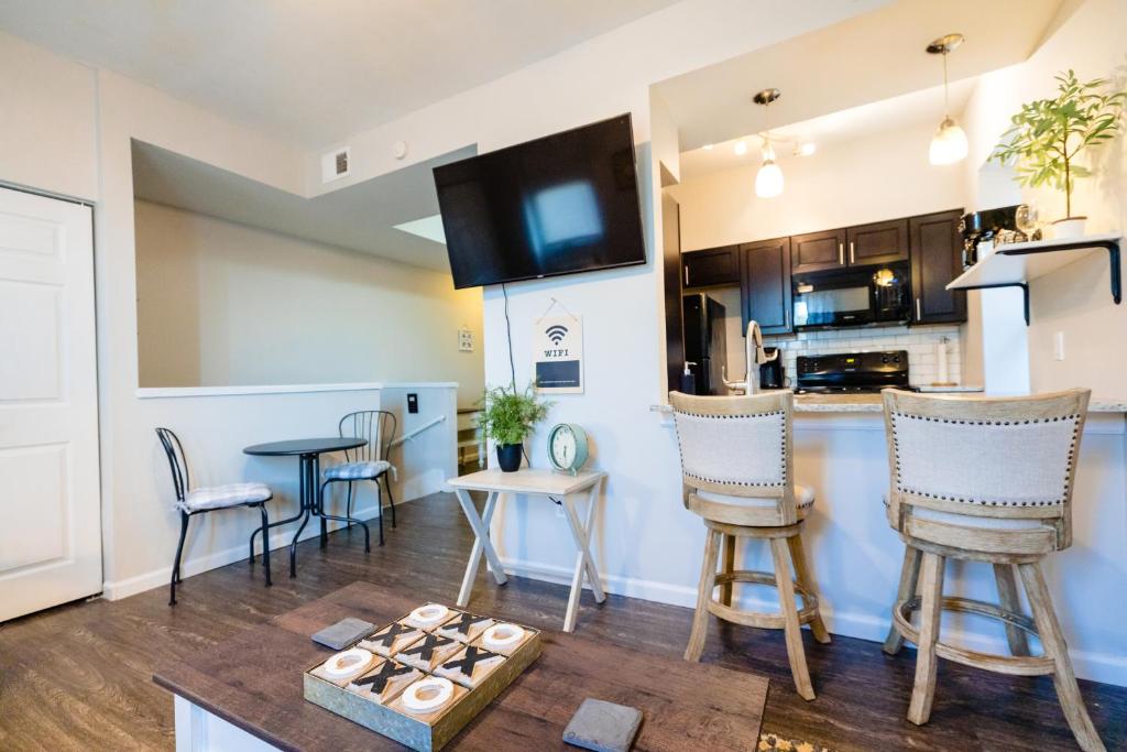 2 Bedroom Getaway in Great Area photo 1