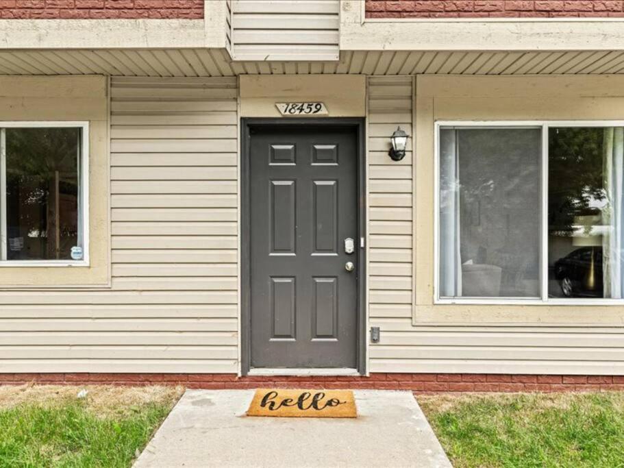 Spacious 1BR [End Unit] in the Heart of Roseville photo 4