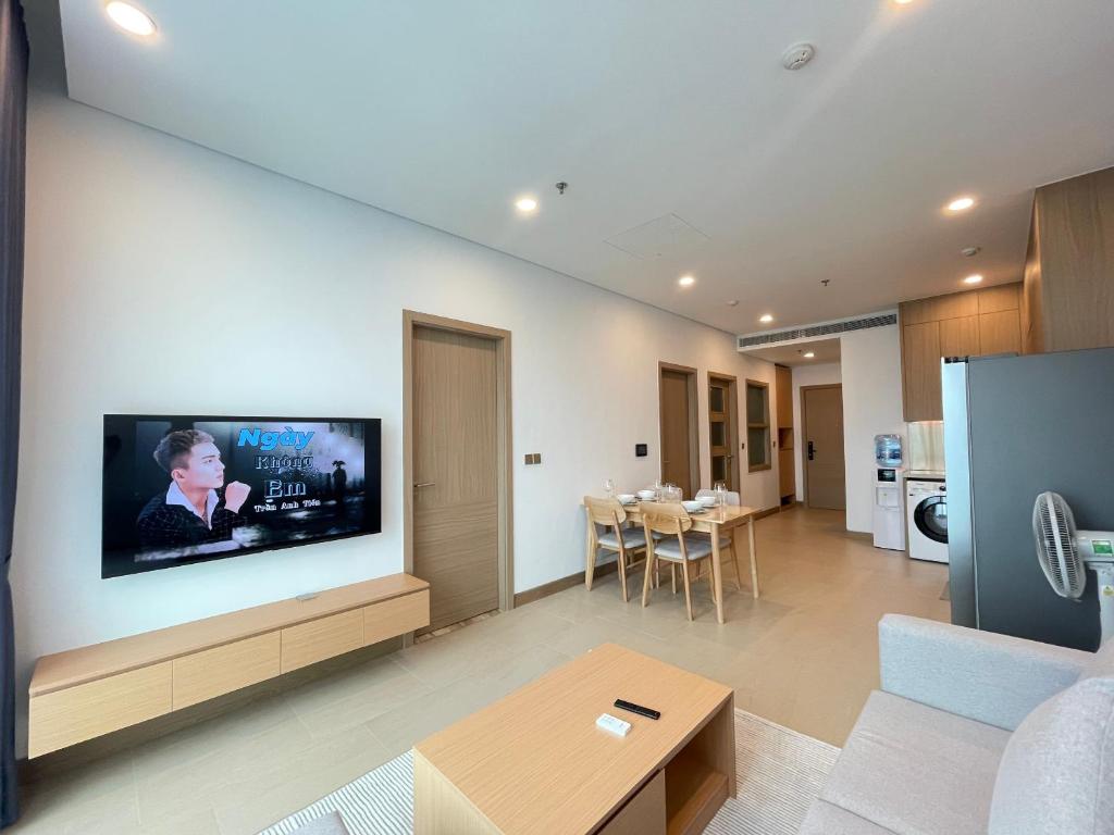 Lancaster Luminaire Apartment