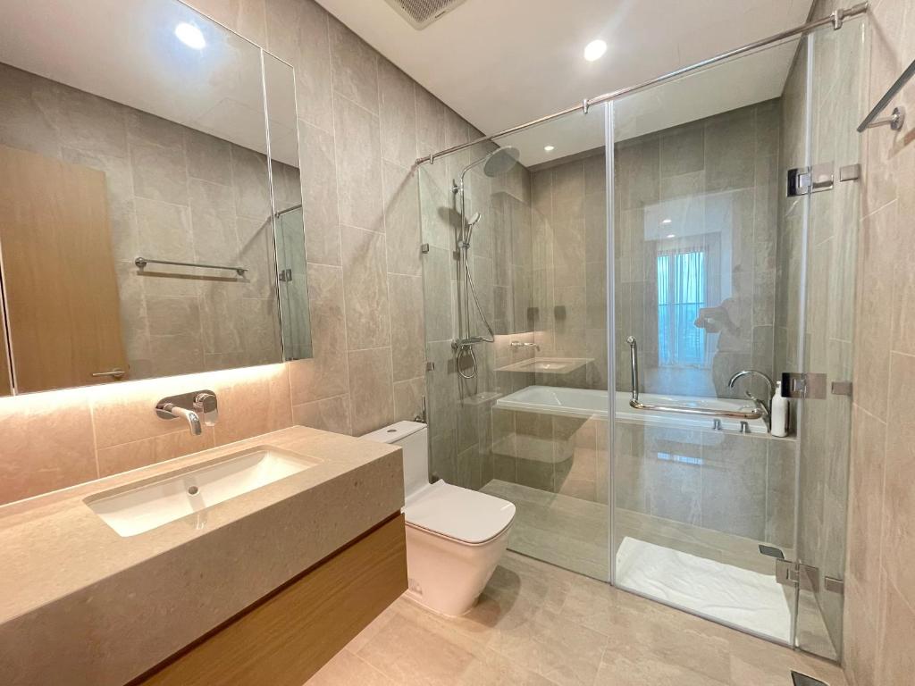 Lancaster Luminaire Apartment