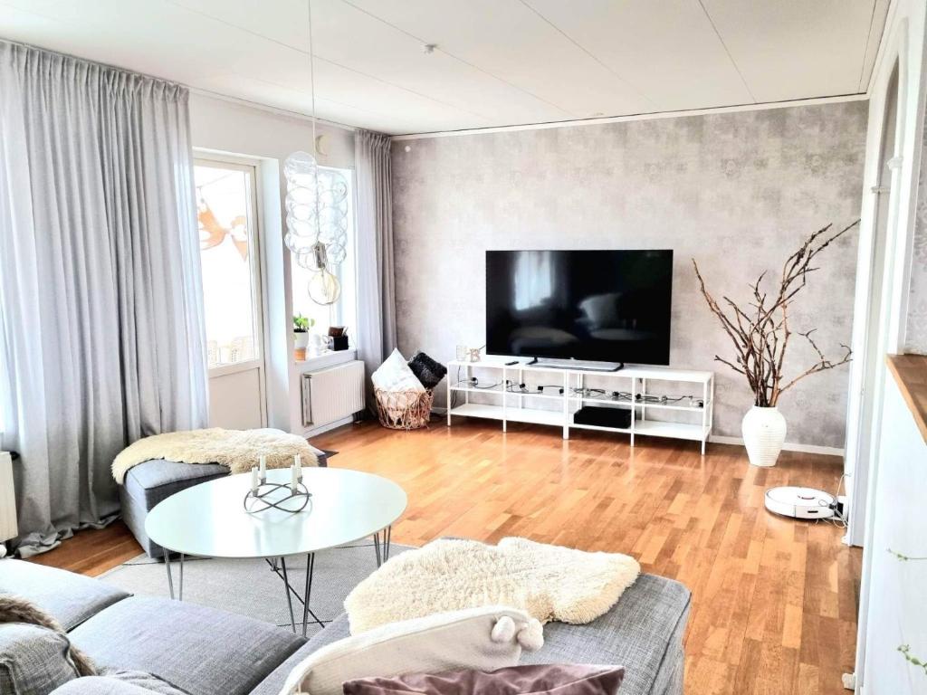 Hus i lugnt område, 15 min från Örebro photo 1