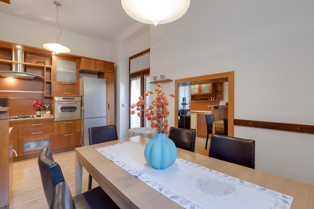 City Apartment With Garden - Happy Rentals photo 4