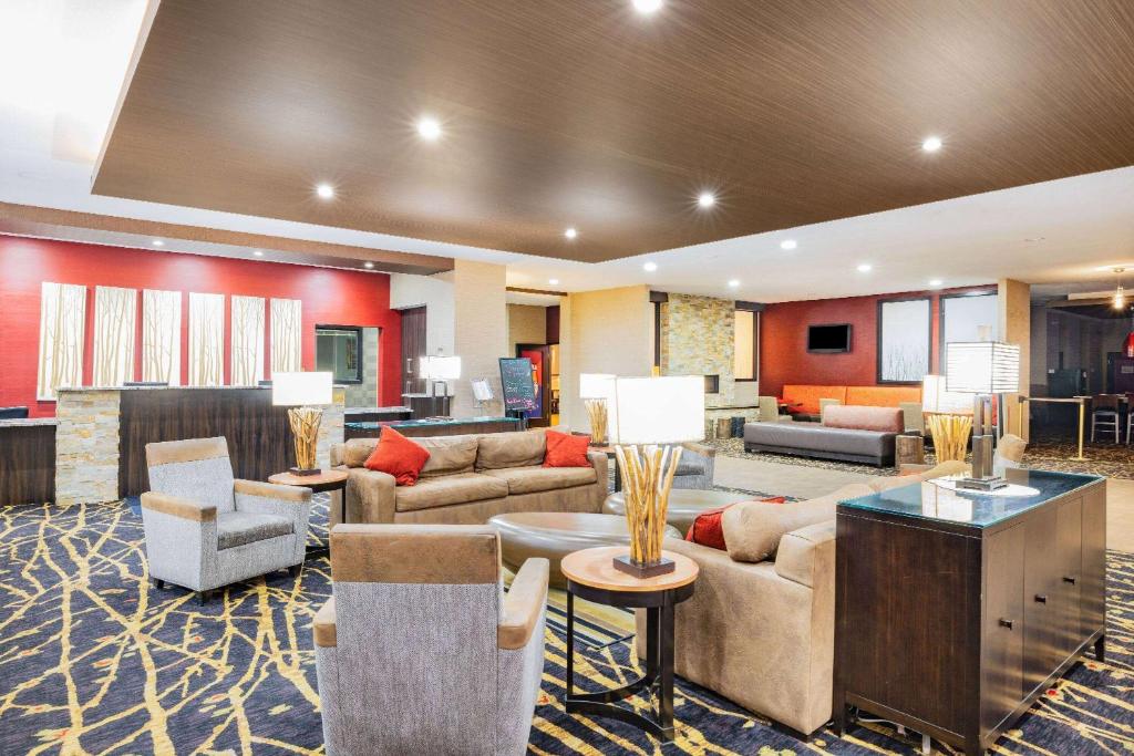 Ramada by Wyndham Grand Forks image