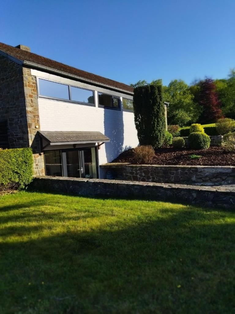 Le Clos des 3 - Vacances avec vue en Ardennes à 5 kilomètres de La Roche - MAISON de 90 m2 avec chambres - avec magnifique jardin photo 2